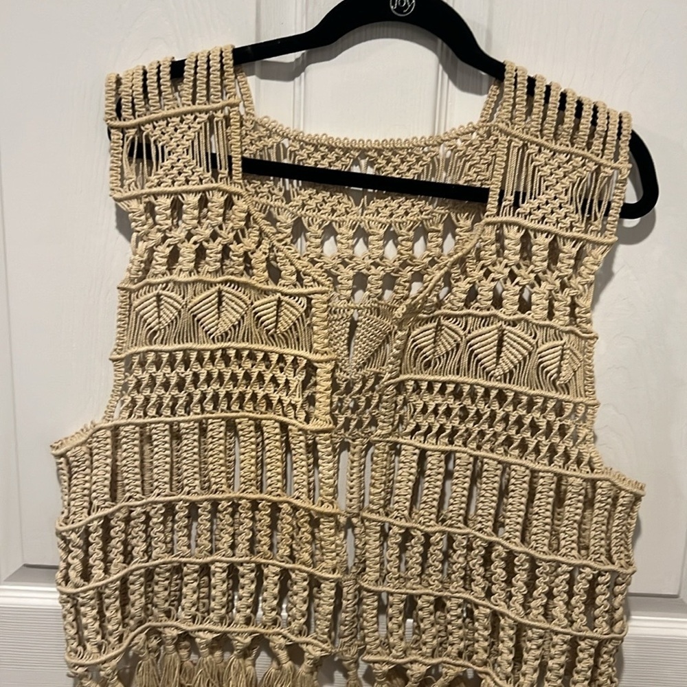 Macrame tan boho crochet fringe vest one size - Picture 3 of 6